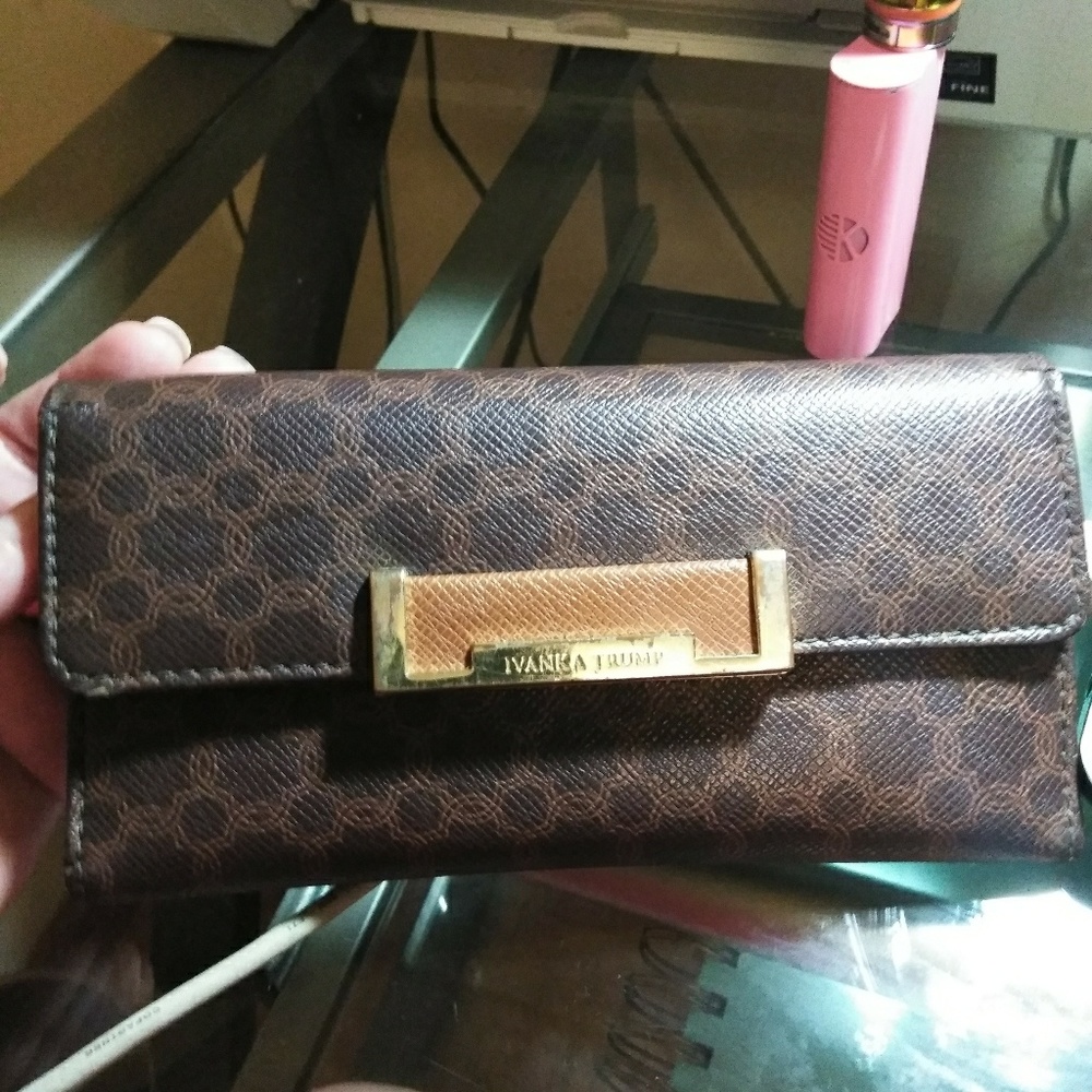 Ivanka Trump wallet